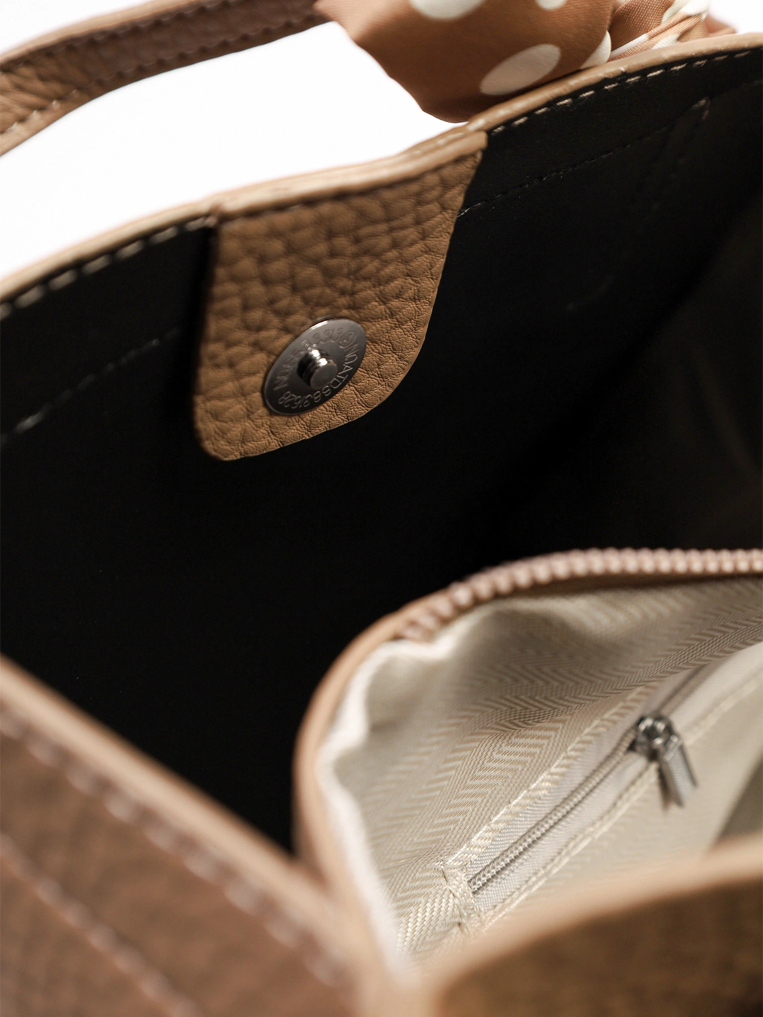 Сумка-тоут с плоскими ручками с декоративным платком в ассортименте